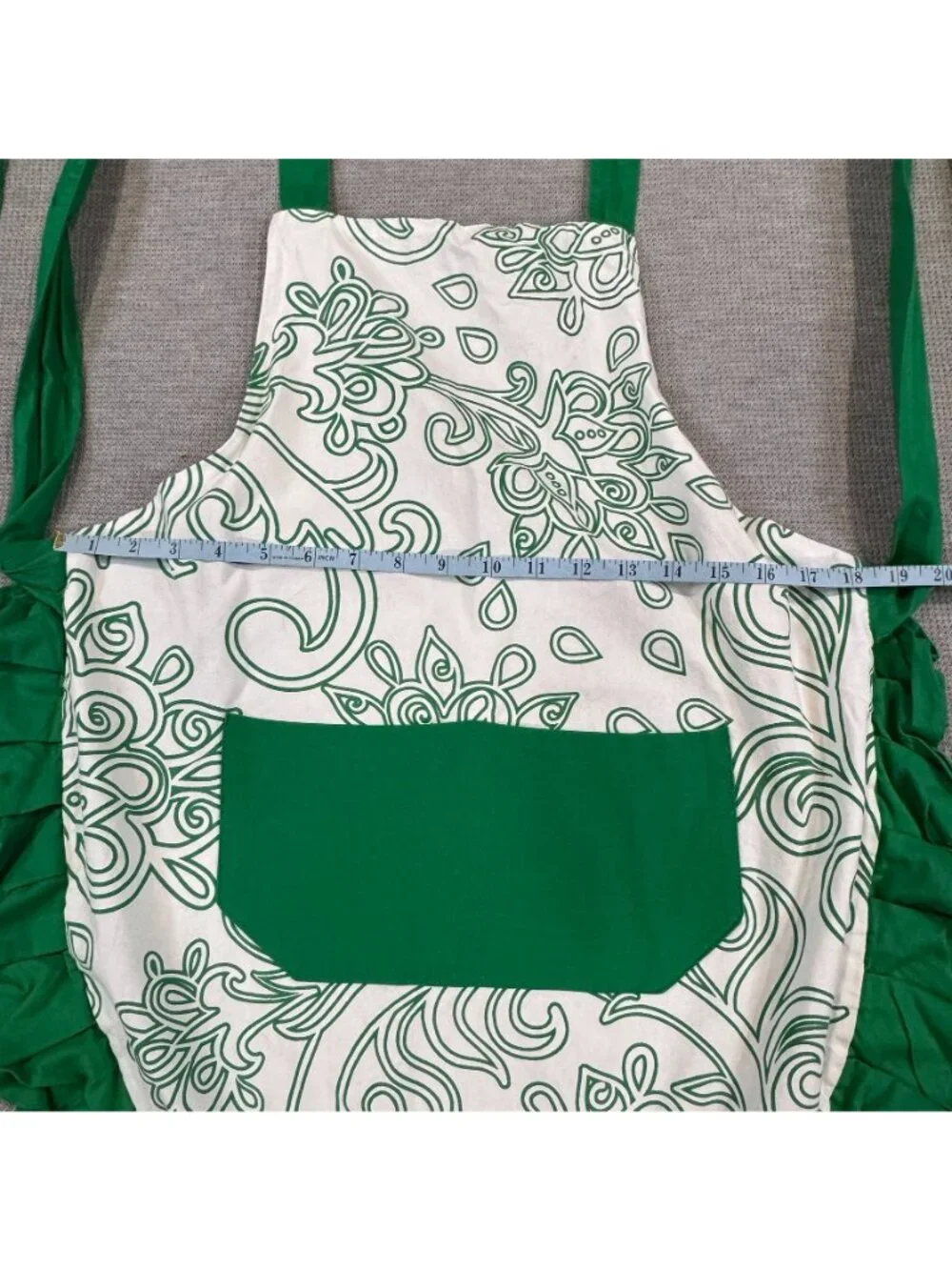 Flirty Aprons apron features